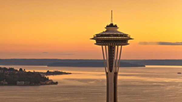 Incomparable view of the city from the deck of Space Needle 