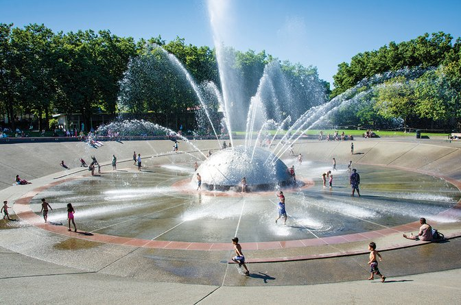 Seattle Center International Fountain - Seattle Yacht Charters Daily